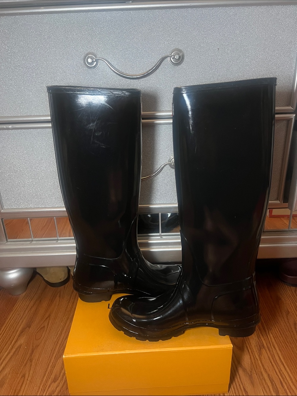 Hunter Original Tall Black Gloss Rain Boots, sz 7 - Picture 3 of 8